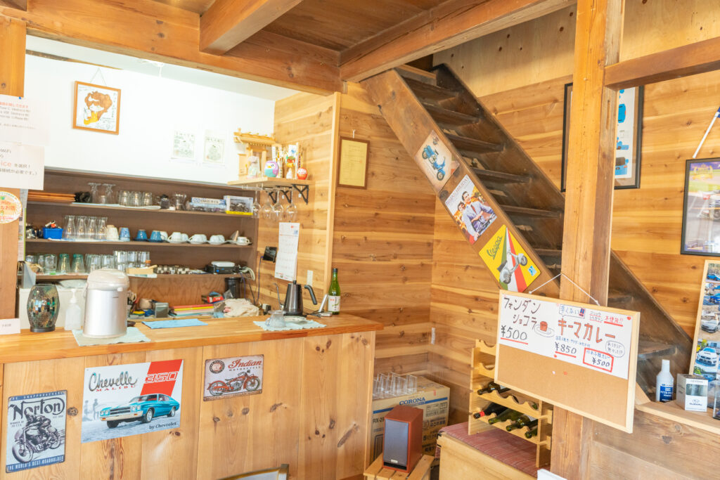 カフェ・エピス、店内３